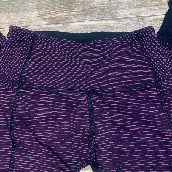 Lululemon Capri size 2! - Picture 6 of 7